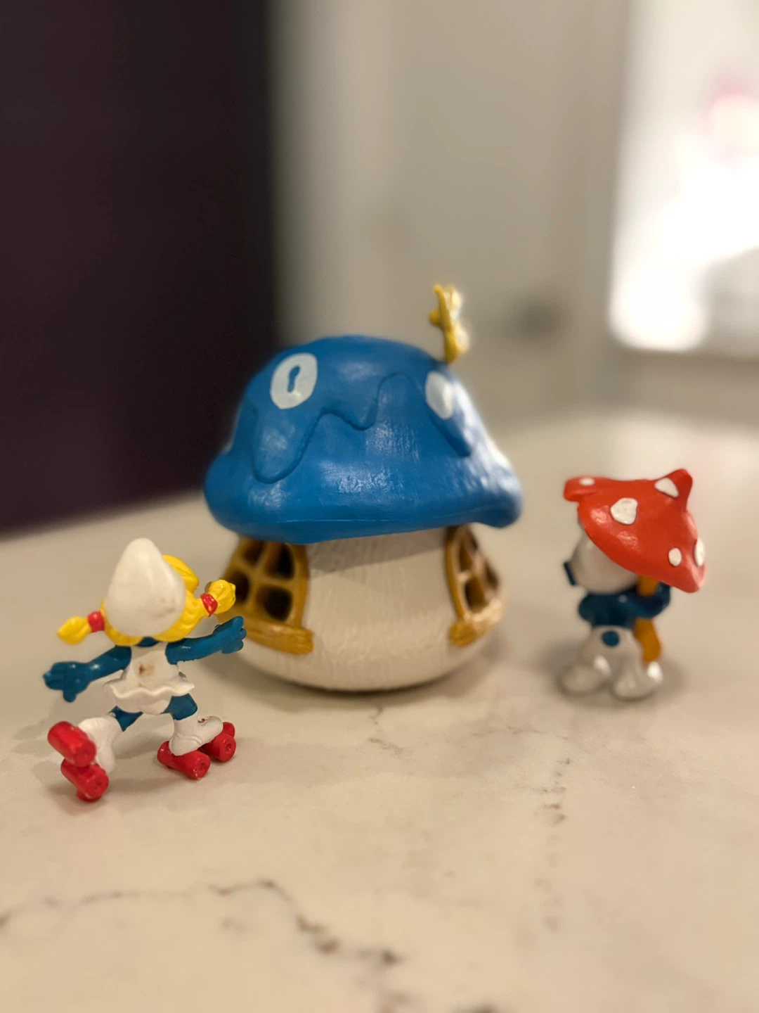 Vintage Schleich Smurf Mushroom Cottage House & Figurines - photo 4