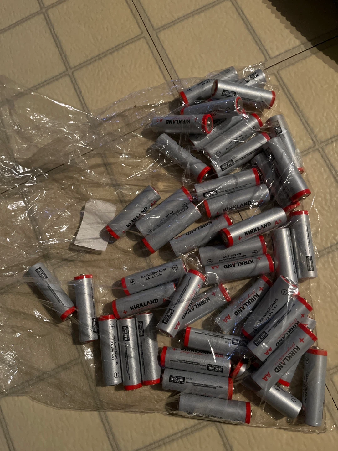 Kirkland Signature AA Alkaline Batteries (. 30)🏆