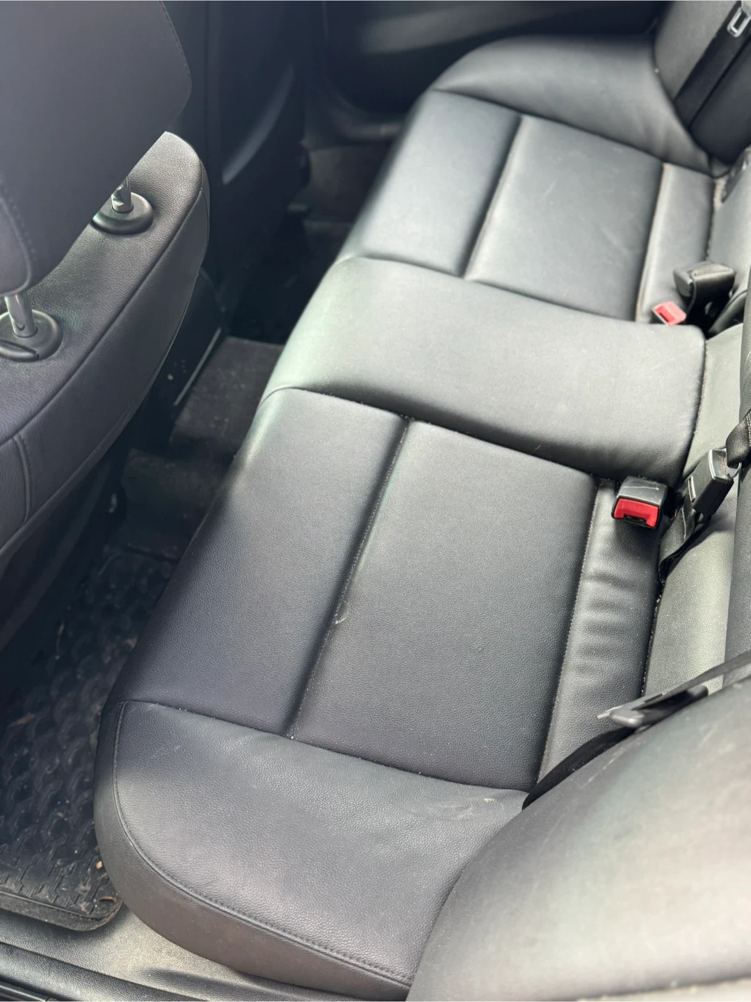 White 2011 BMW 323i Sedan - photo 2