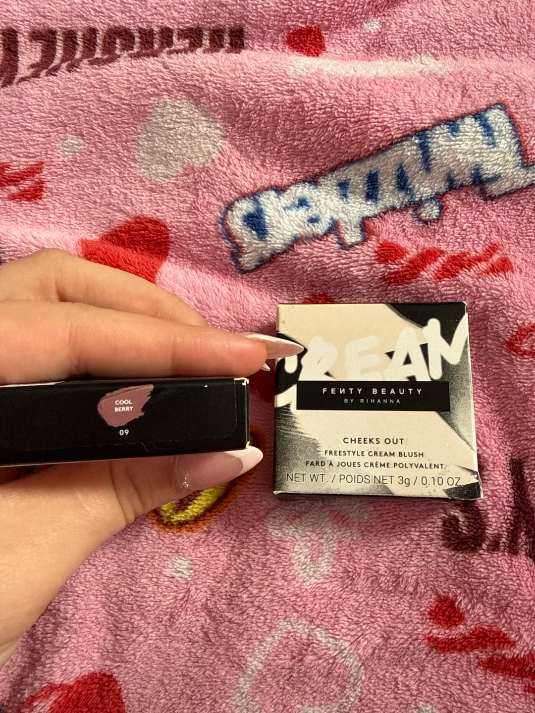 Fenty Beauty Cheeks Out Freestyle Cream Blush - Cool Berry 09 - photo 2