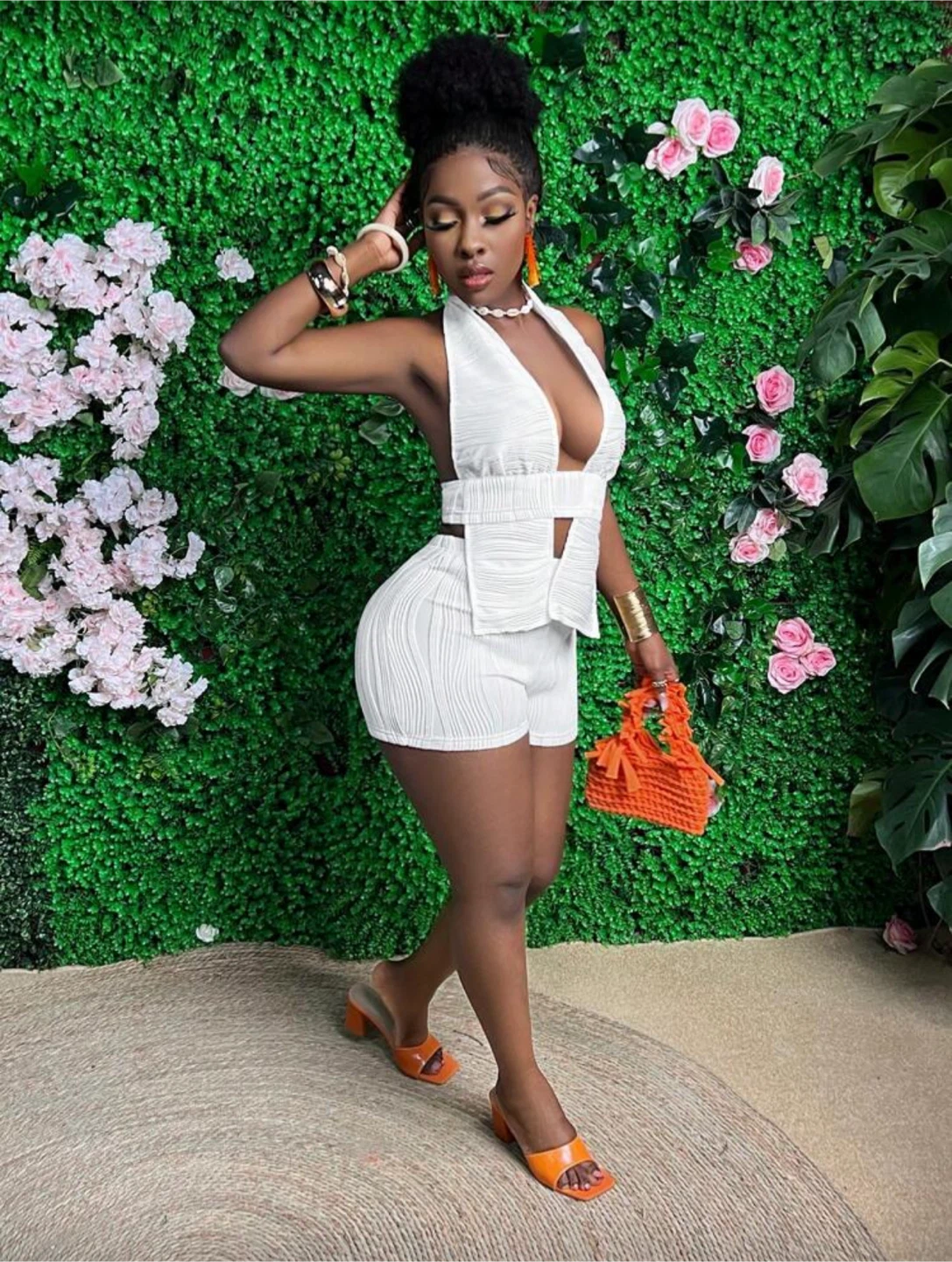White Textured Halter Neck Top and Shorts Set - photo 2