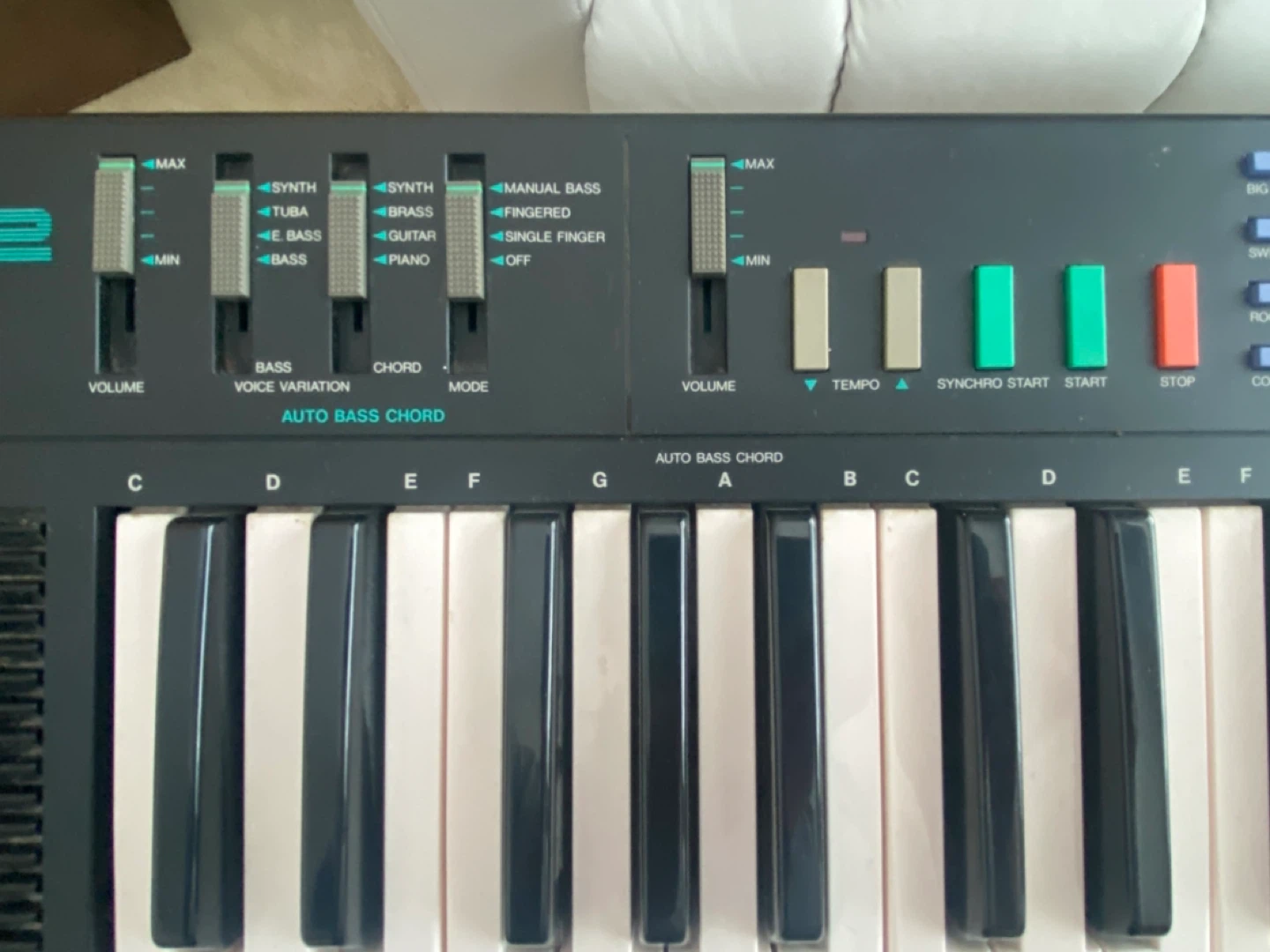 Yamaha PSR-22 Portable Electronic Keyboard with stand! - photo 3