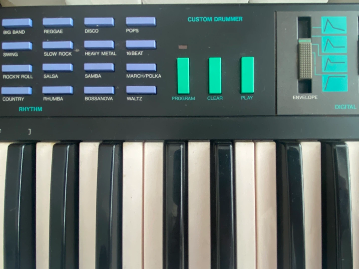 Yamaha PSR-22 Portable Electronic Keyboard with stand! - photo 4