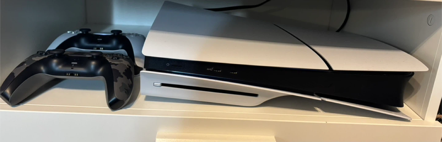 PlayStation 5 Console with 2 Controllers and Games - photo 3