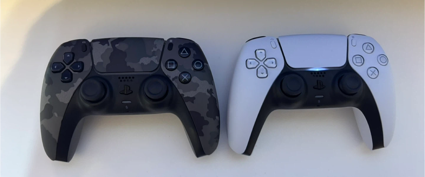 PlayStation 5 Console with 2 Controllers and Games - photo 2