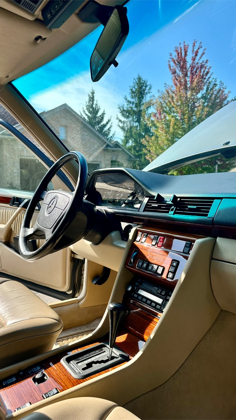 1994 Mercedes-Benz E320 - Classic