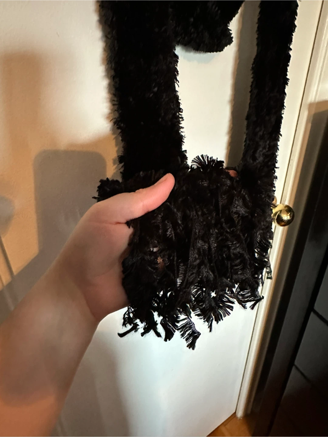 Black fuzzy scarf with fringe - photo 2