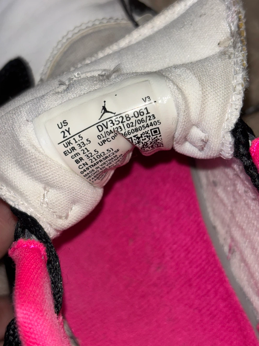Jordan 6 Retro Low, Fierce Pink (GS) Size 2Y - photo 5