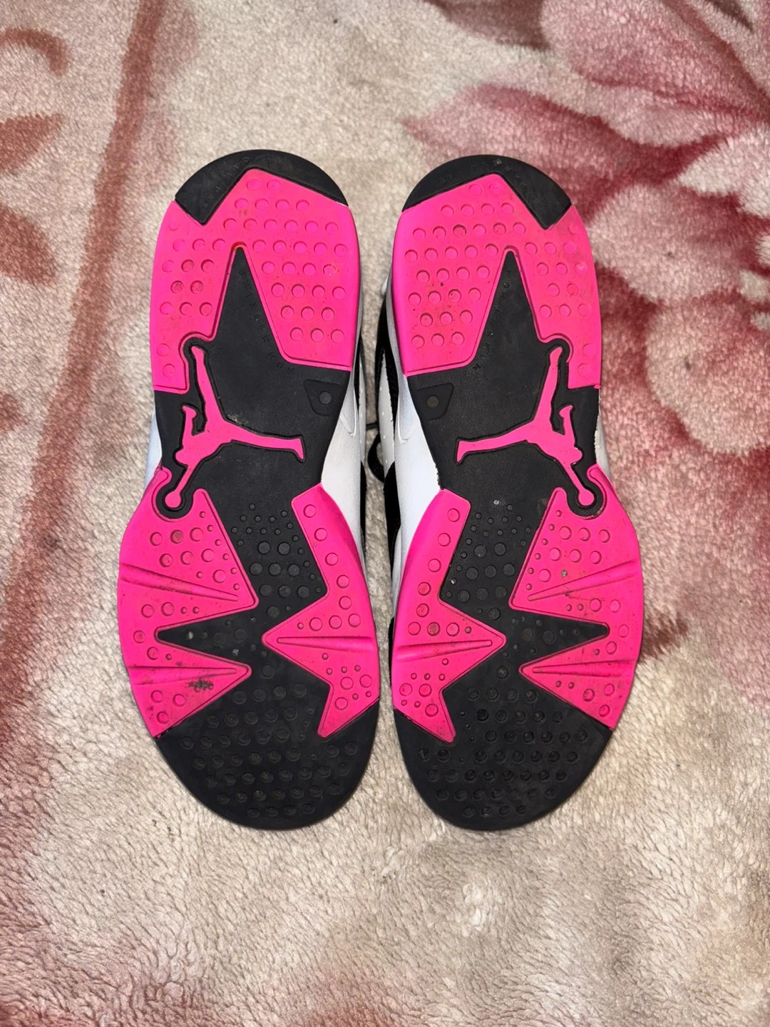 Jordan 6 Retro Low, Fierce Pink (GS) Size 2Y - photo 4
