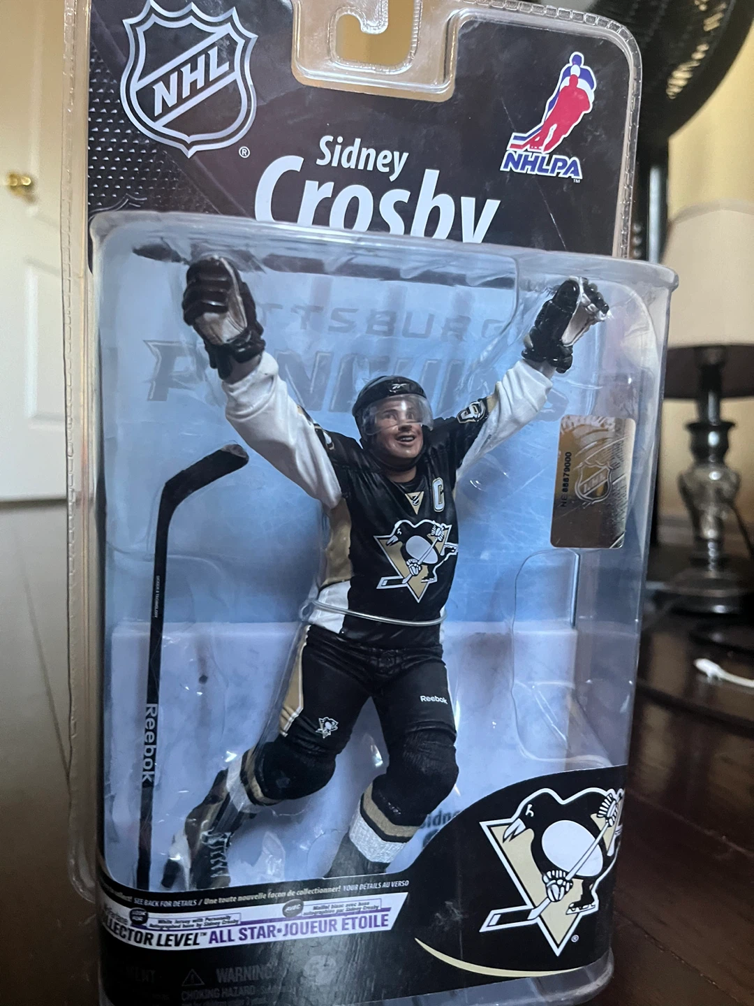 Jersey and McFarlane NHL Sidney Crosby Collector Level Figure - photo 4