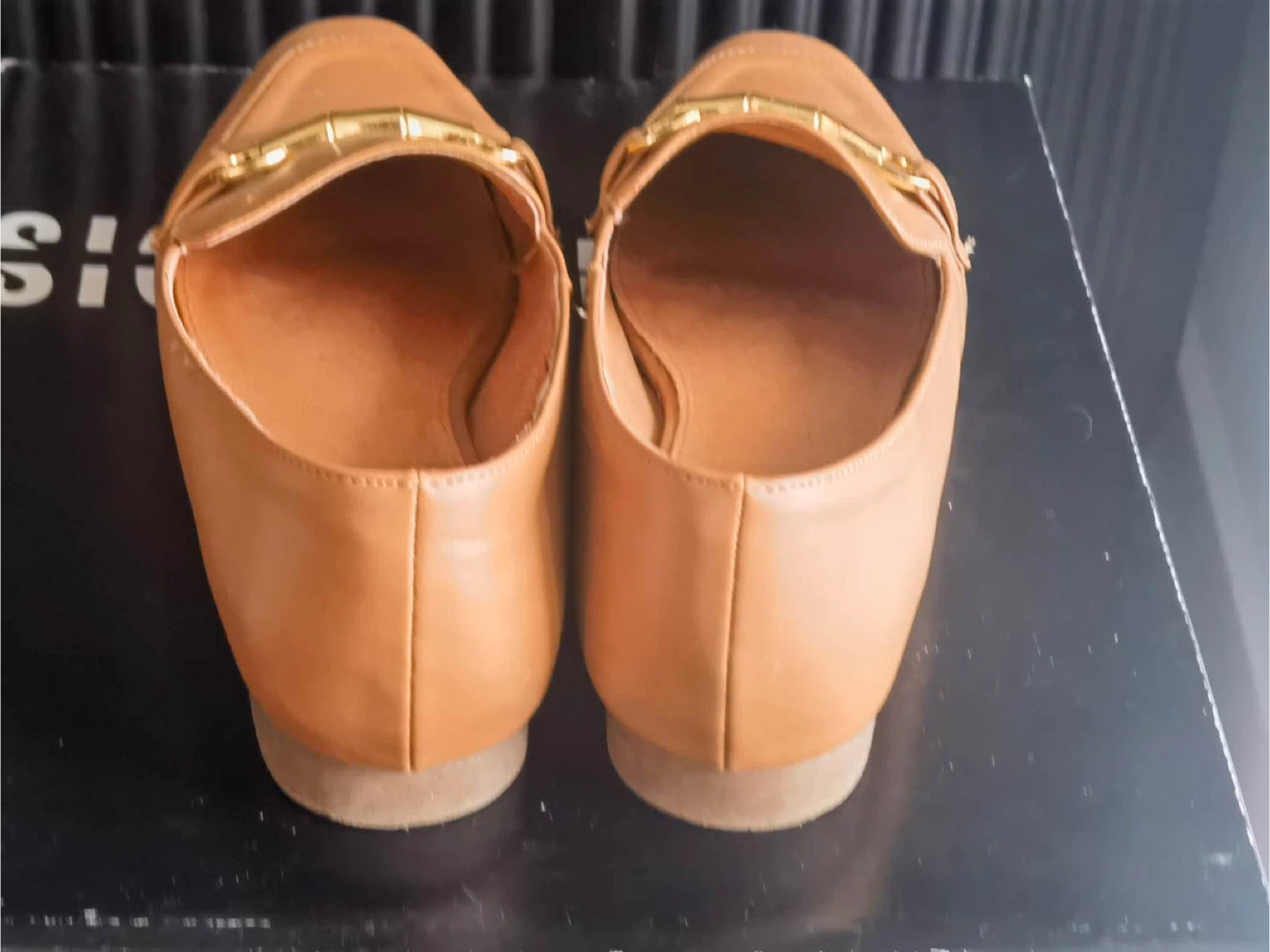 Steve Madden Tan Loafers with Gold Hardware size 8 - photo 3