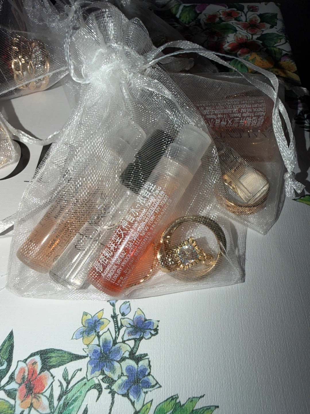 Mystery gift bags - Jewelry , Fragrances, Mascara - photo 2