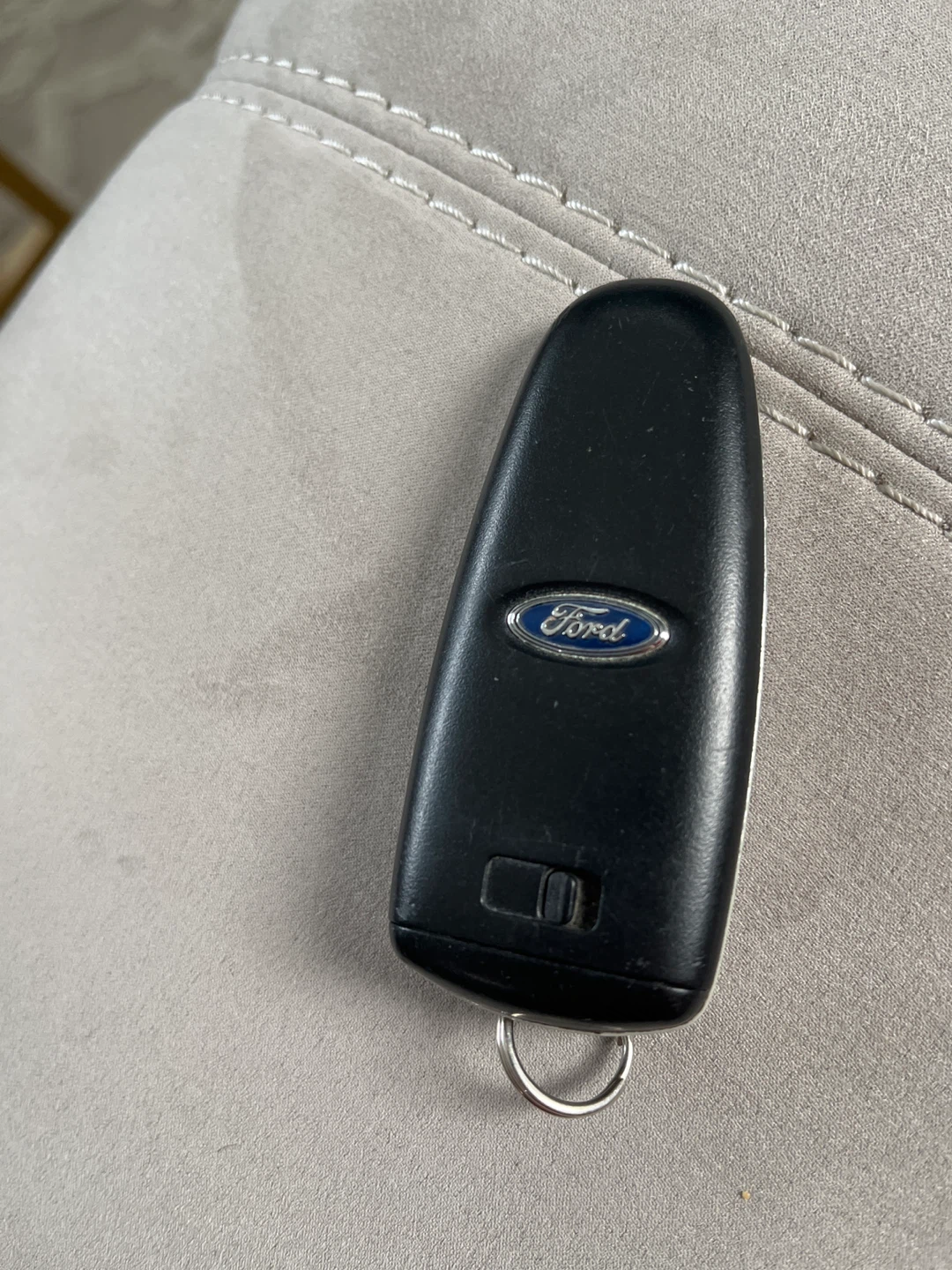 Ford Key Fob with Detachable Emergency Key - photo 2