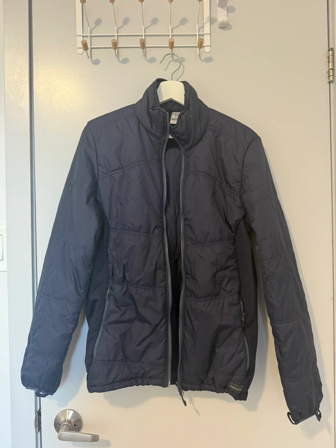 Selling Like New Forclaz Puffer Jacket - photo 3