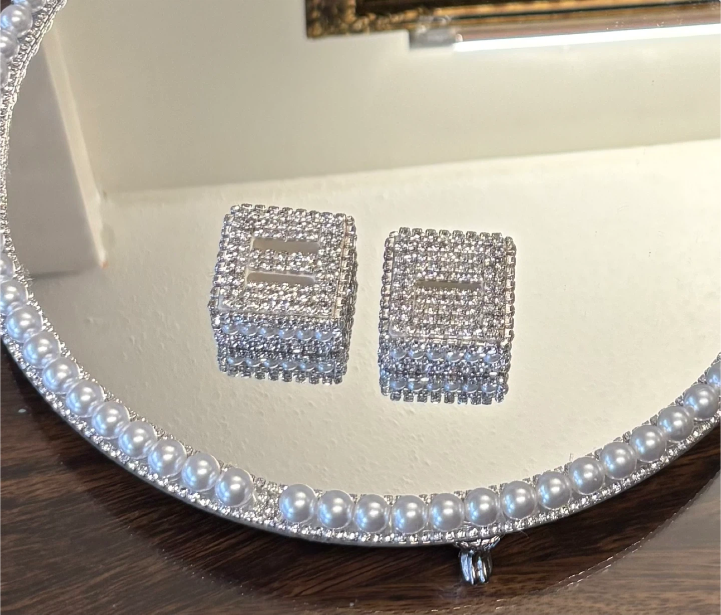 Round Mirror Tray with Faux Pearls & silver rhinestone Border - photo 4