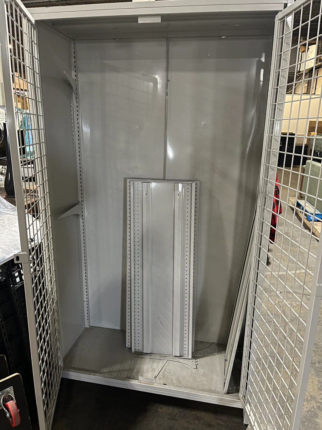 Security Cage 7ft tall. Lockable - photo 2