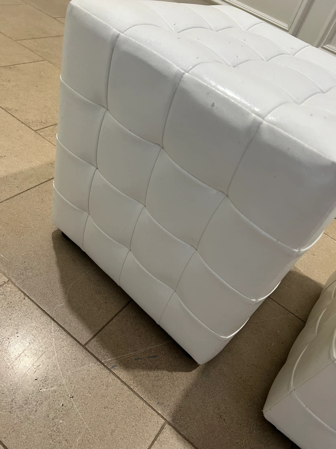 Set of 2 White Tufted Cube Ottomans - photo 3