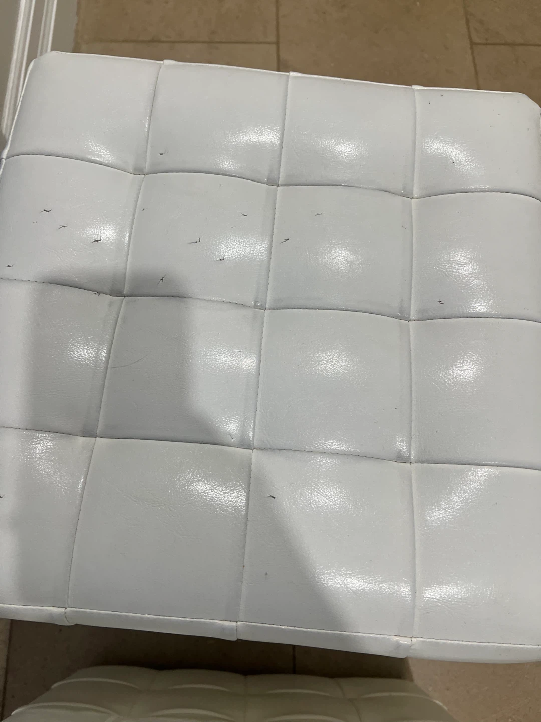 Set of 2 White Tufted Cube Ottomans - photo 2