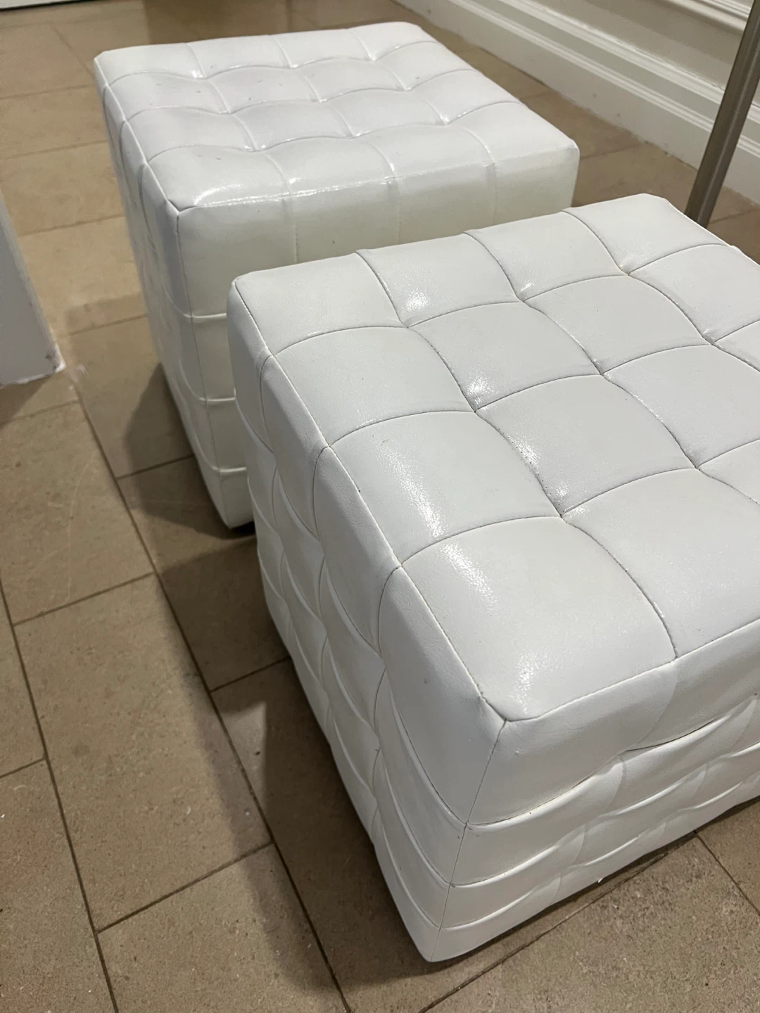 Set of 2 White Tufted Cube Ottomans - photo 5
