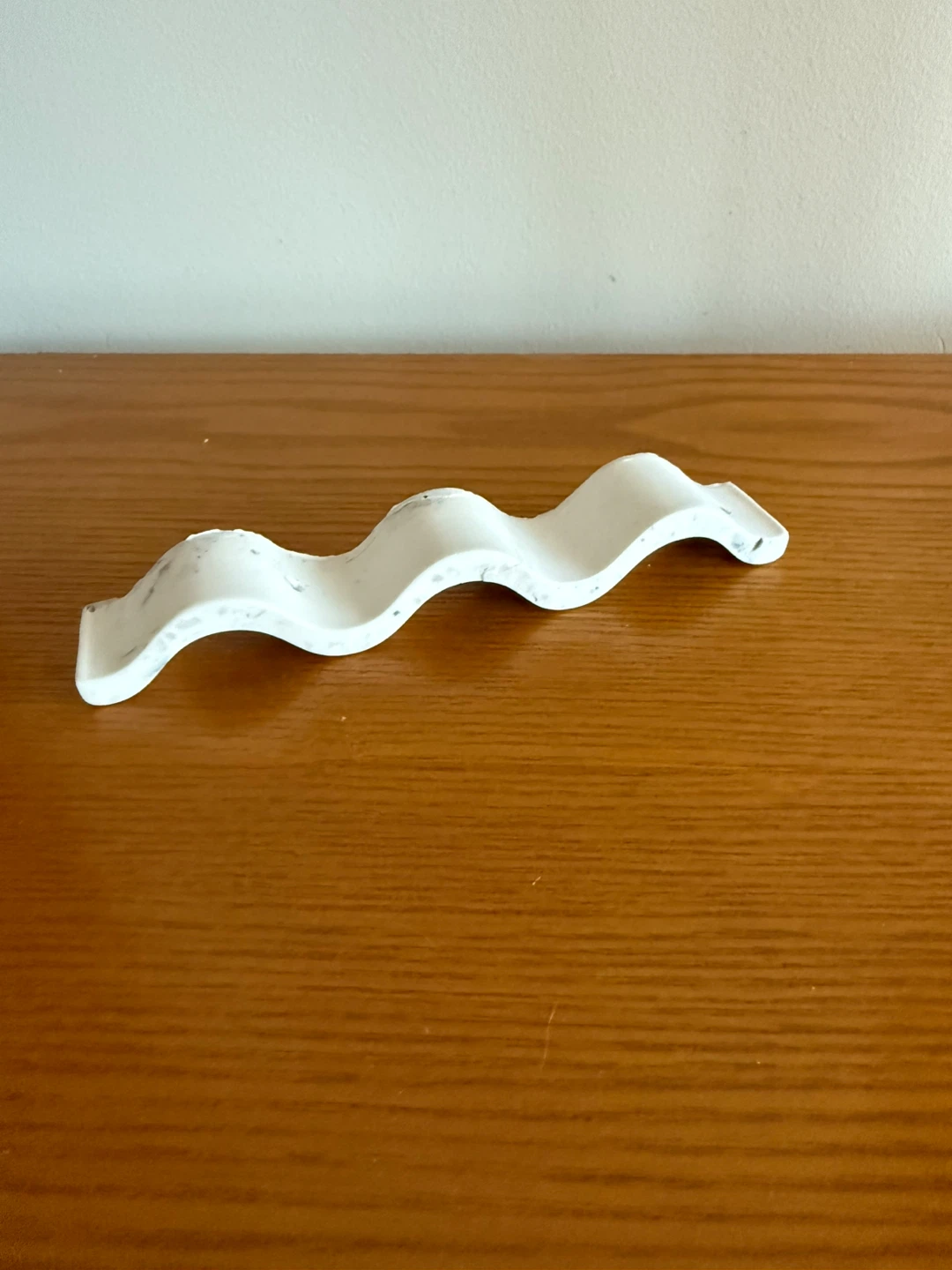 White Wavy incense Holder