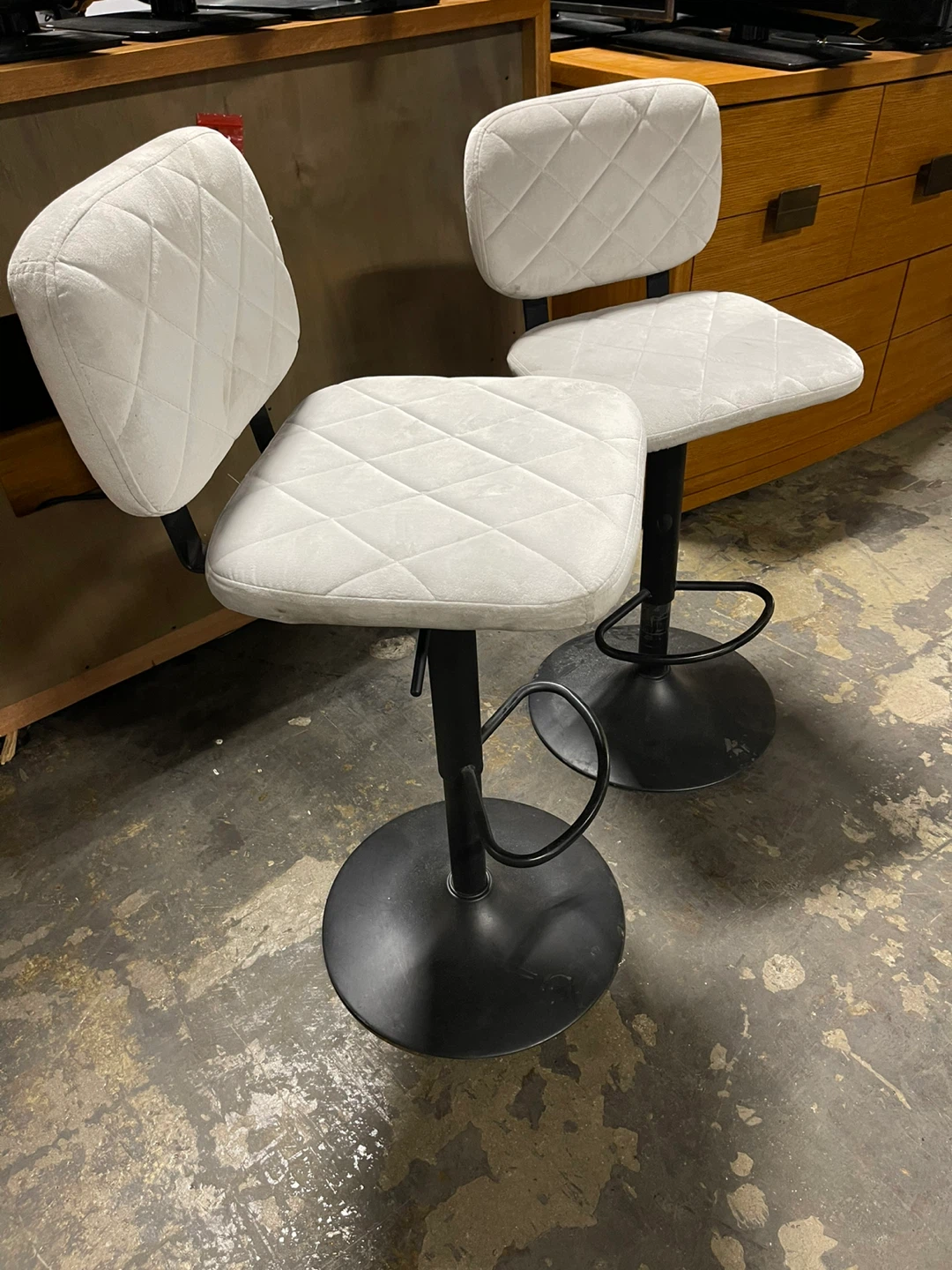 2 Bar stools Hydraulic