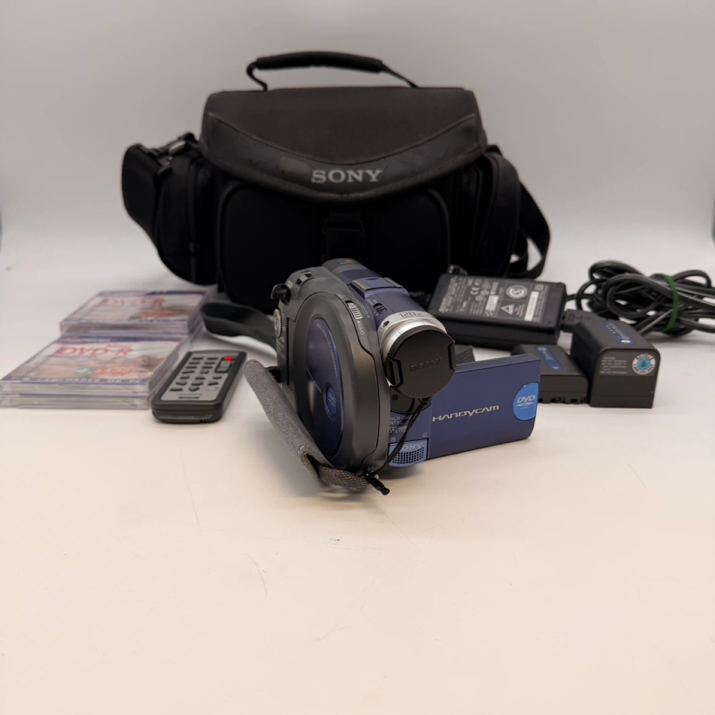 Sony Handycam DCR-DVD101 DVD Camcorder Bundle