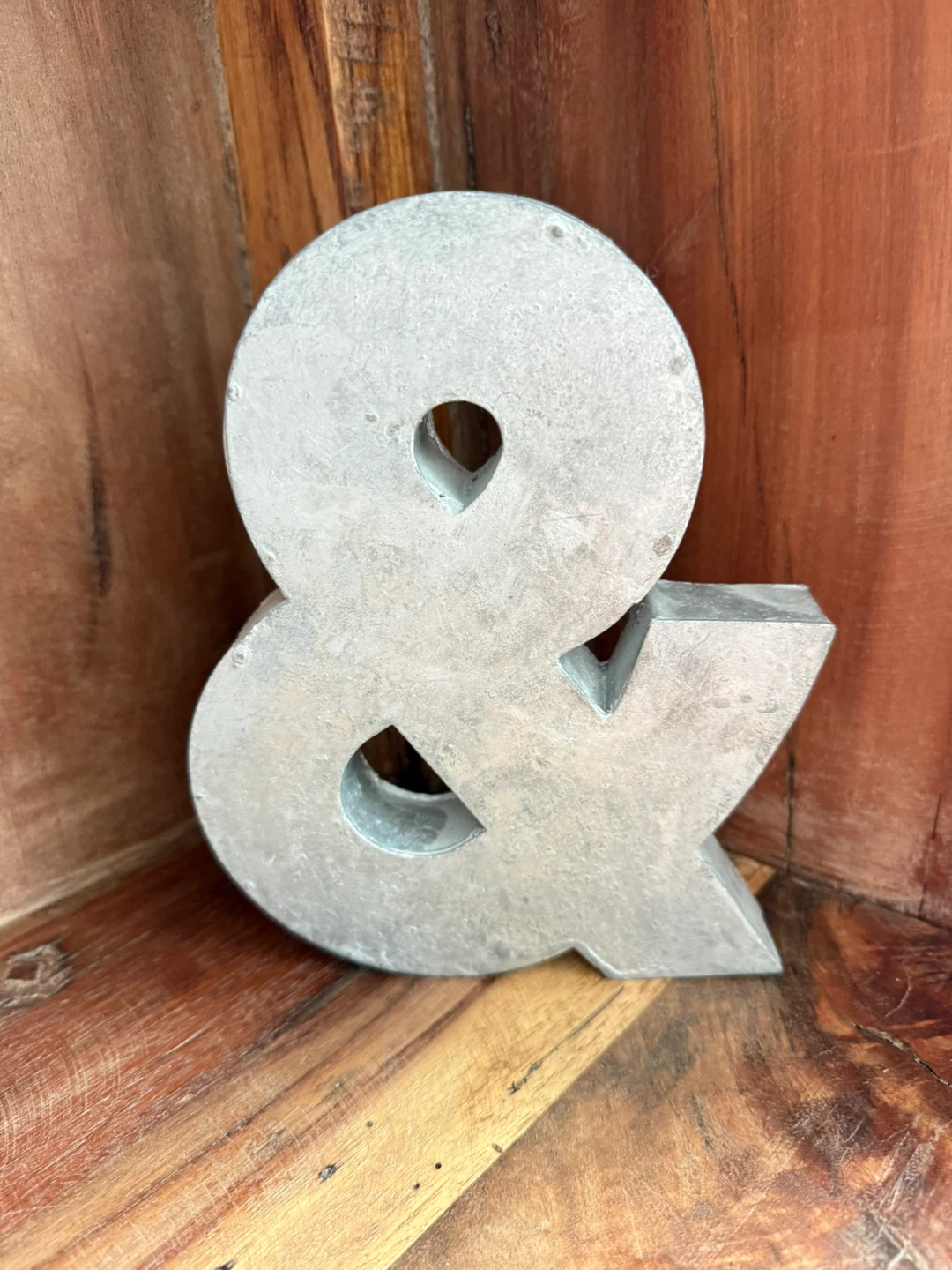 Metal Ampersand Decor Sign