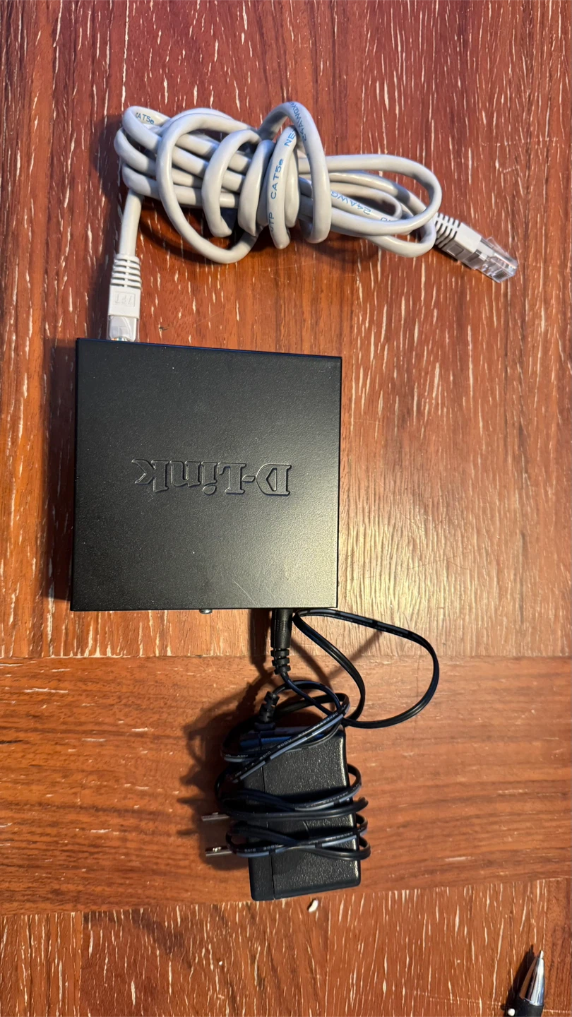 D-Link DGS-105 5-Port Gigabit Network Switch