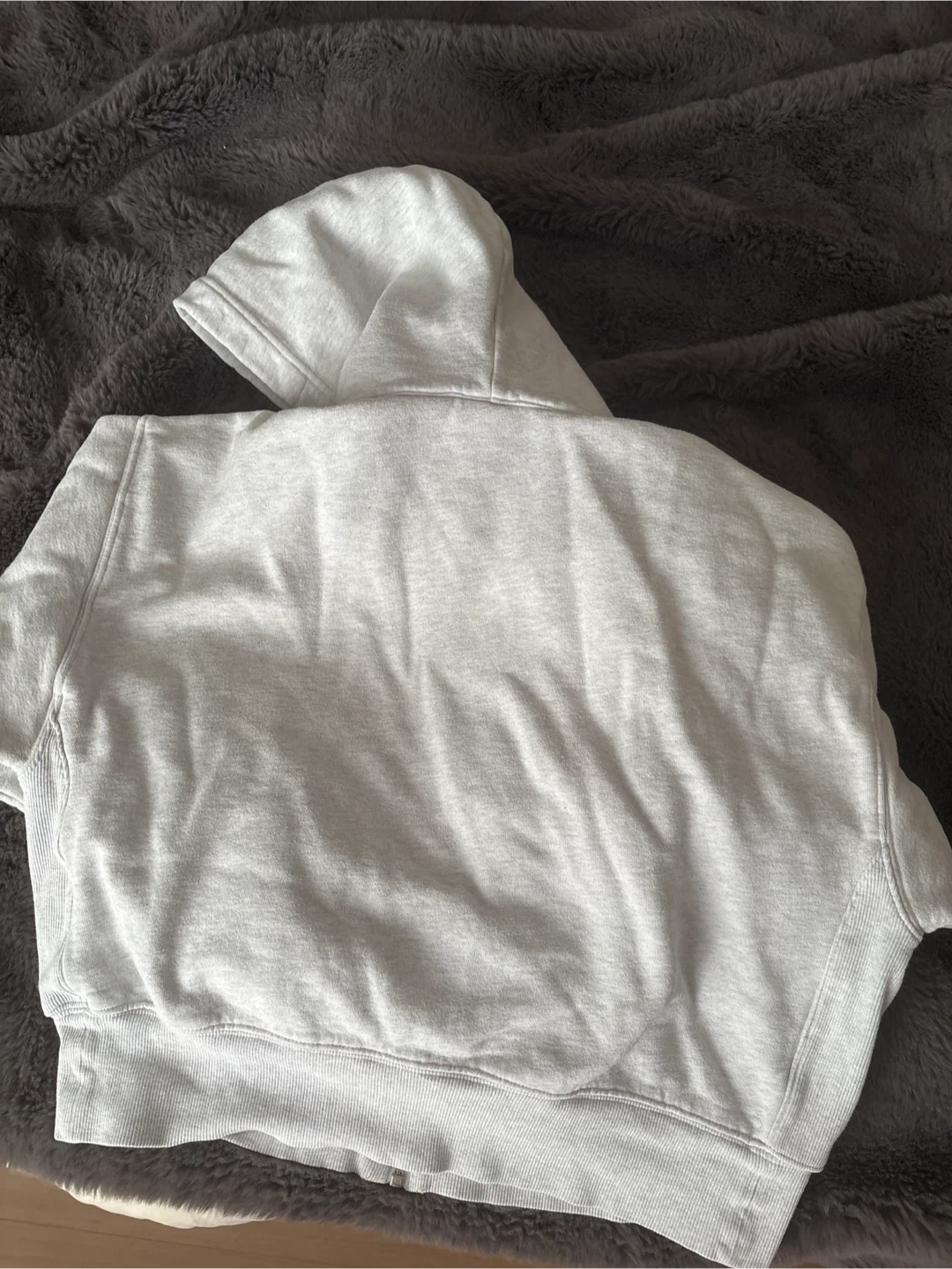 Small Aritzia boyfriend sweater - photo 2