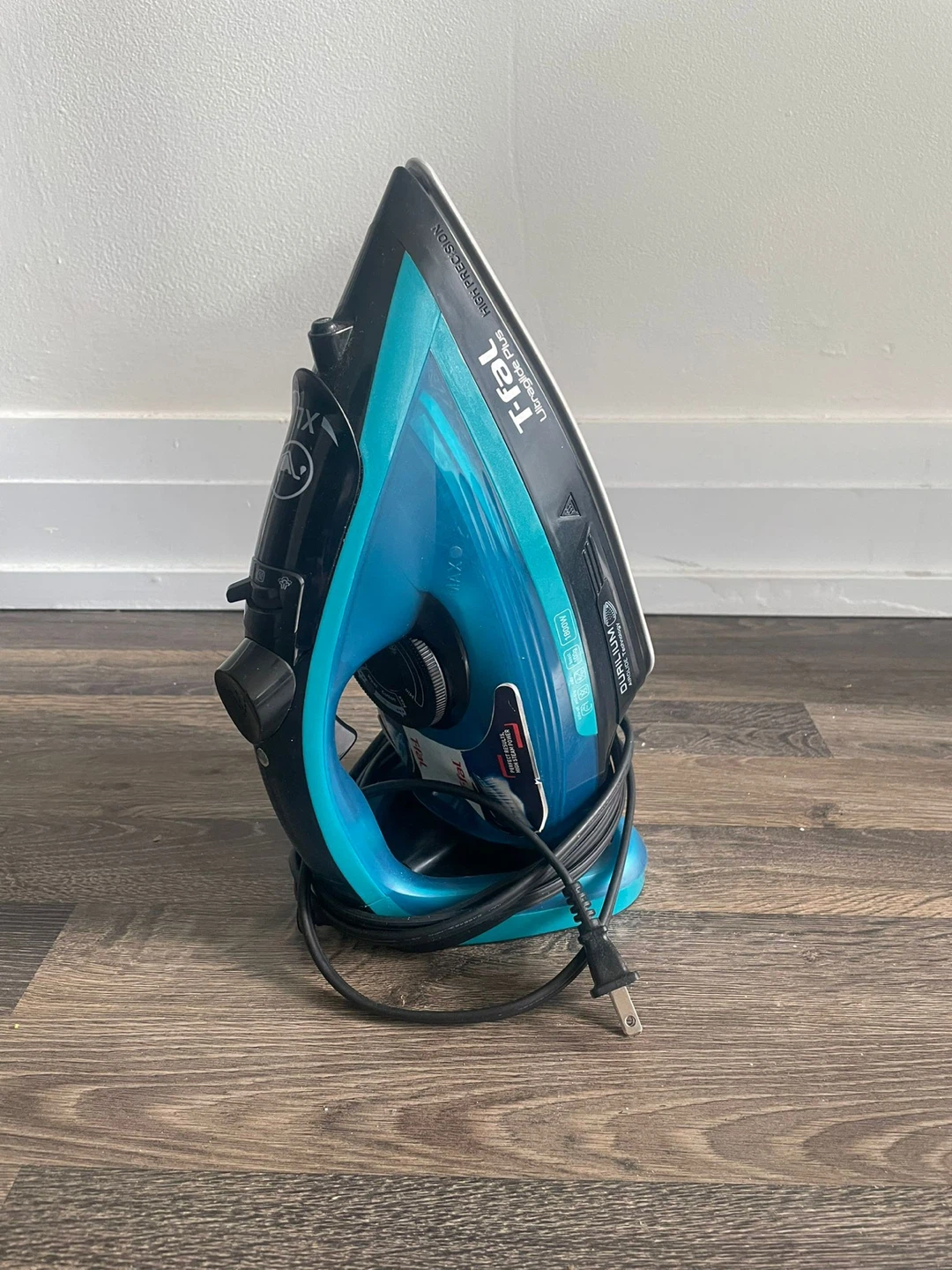 T-fal Ultraglide Plus Steam Iron
