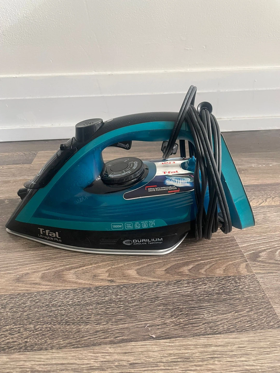 T-fal Ultraglide Plus Steam Iron - photo 2