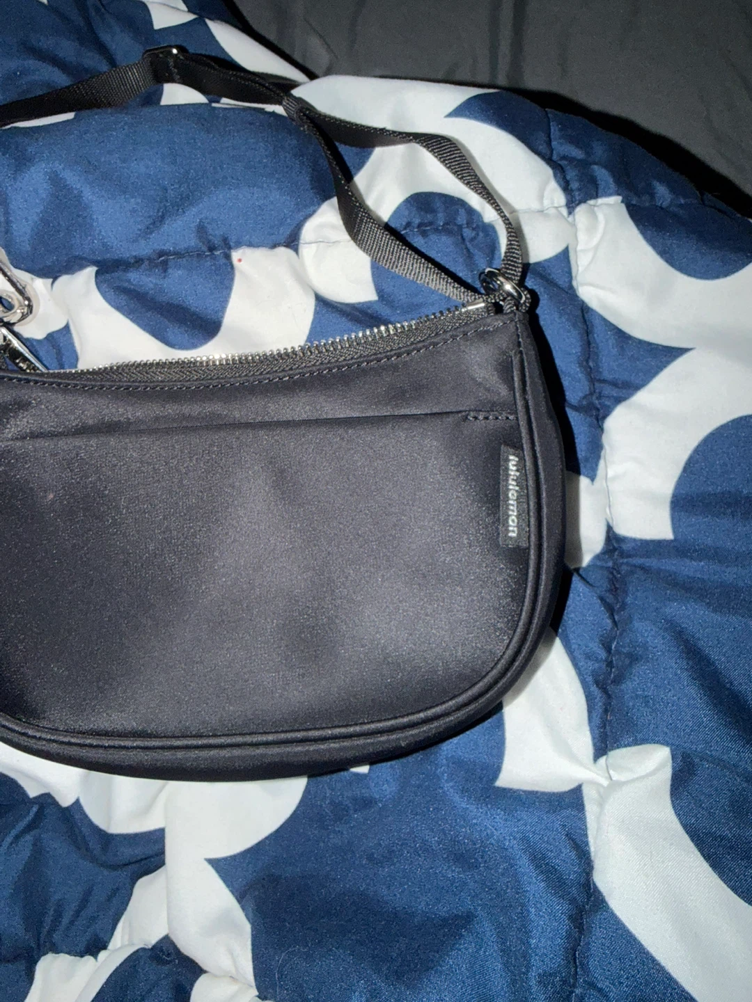 Lululemon Black Mini Bag with Pouch - photo 3
