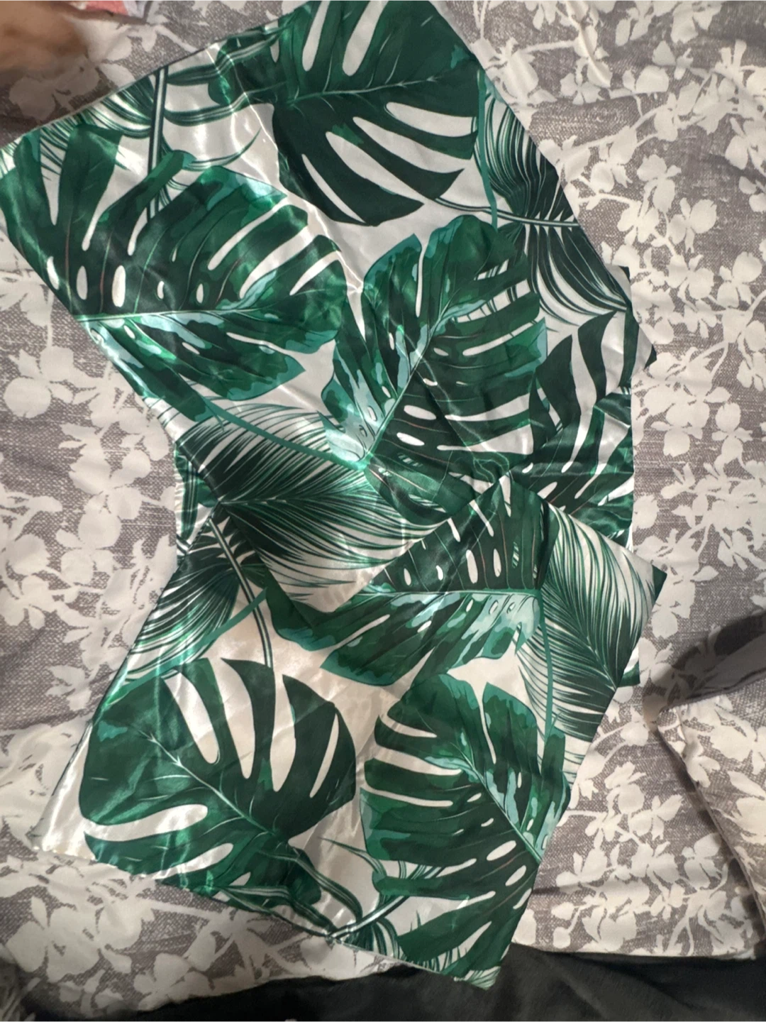 Satin Leaf Print - Pillow Cases (3) - photo 2