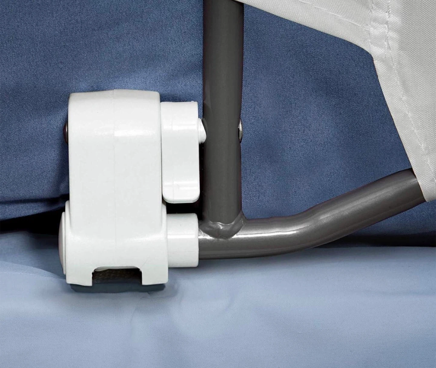 Regalo Swing Down 54-Inch Extra Long Bed Rail - photo 4