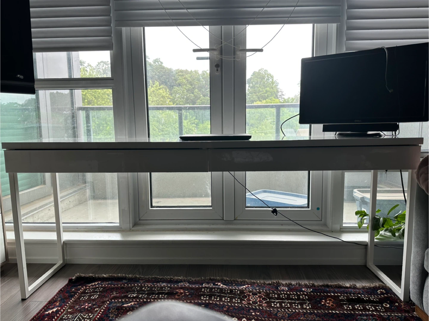 FREE IKEA BESTÅ BURS White Desk