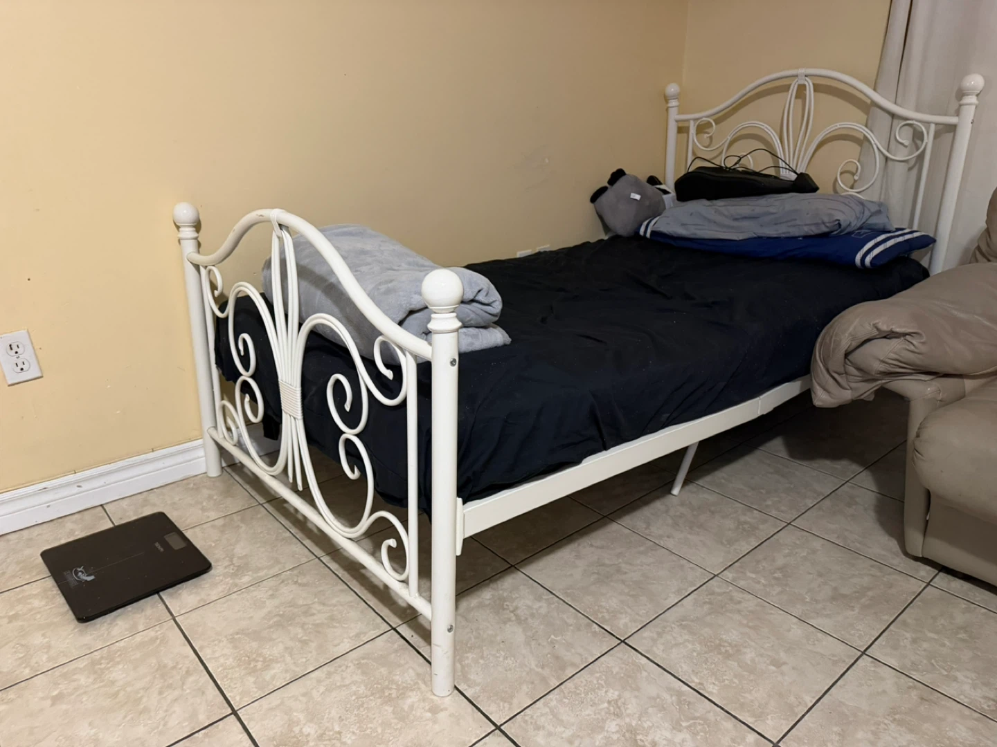 White Metal Twin Bed Frame - photo 2