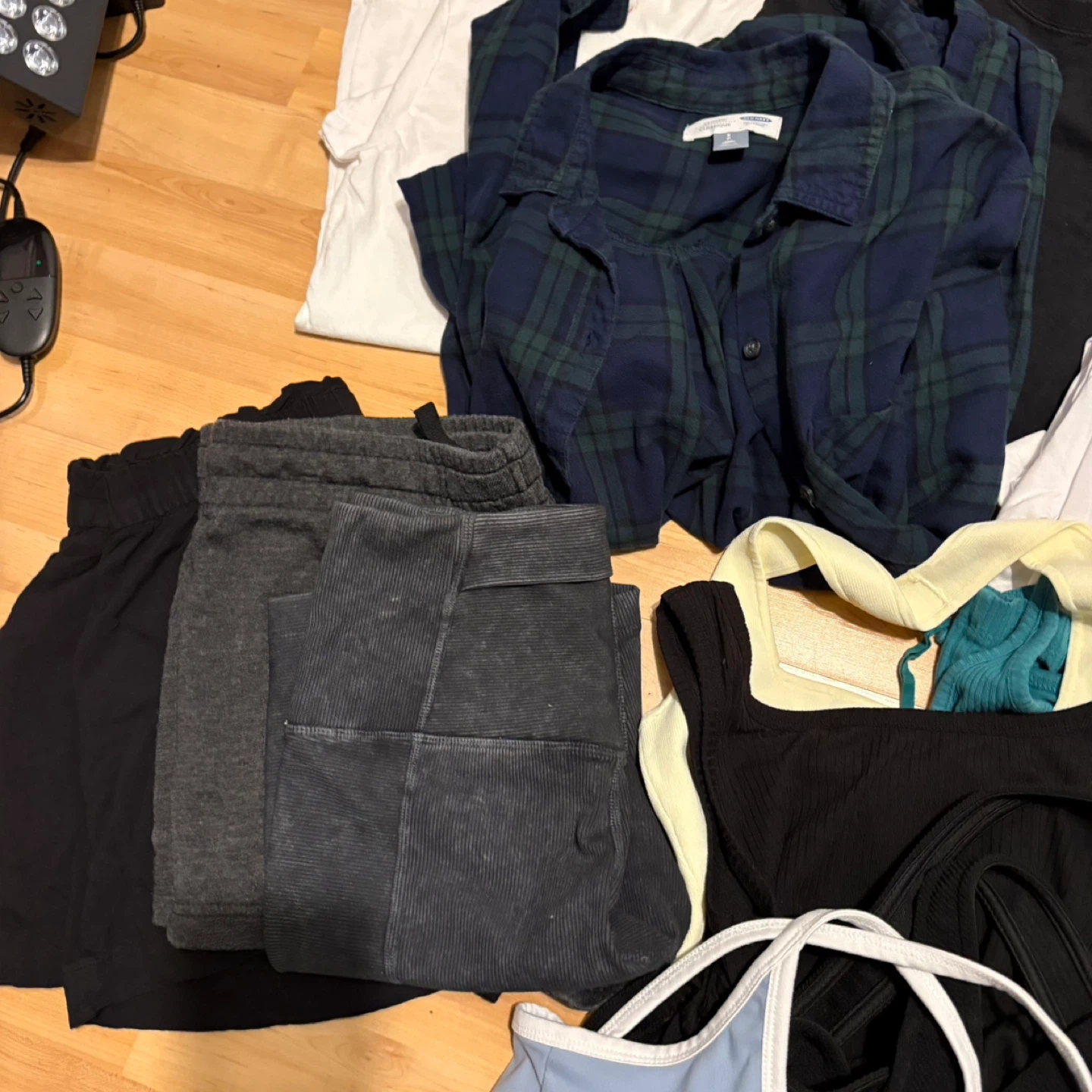 Huge Assorted Women's Clothing Bundle Smll - photo 5