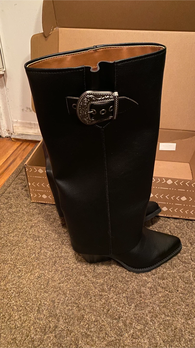 Zodiac Black SY Boots Size 6M