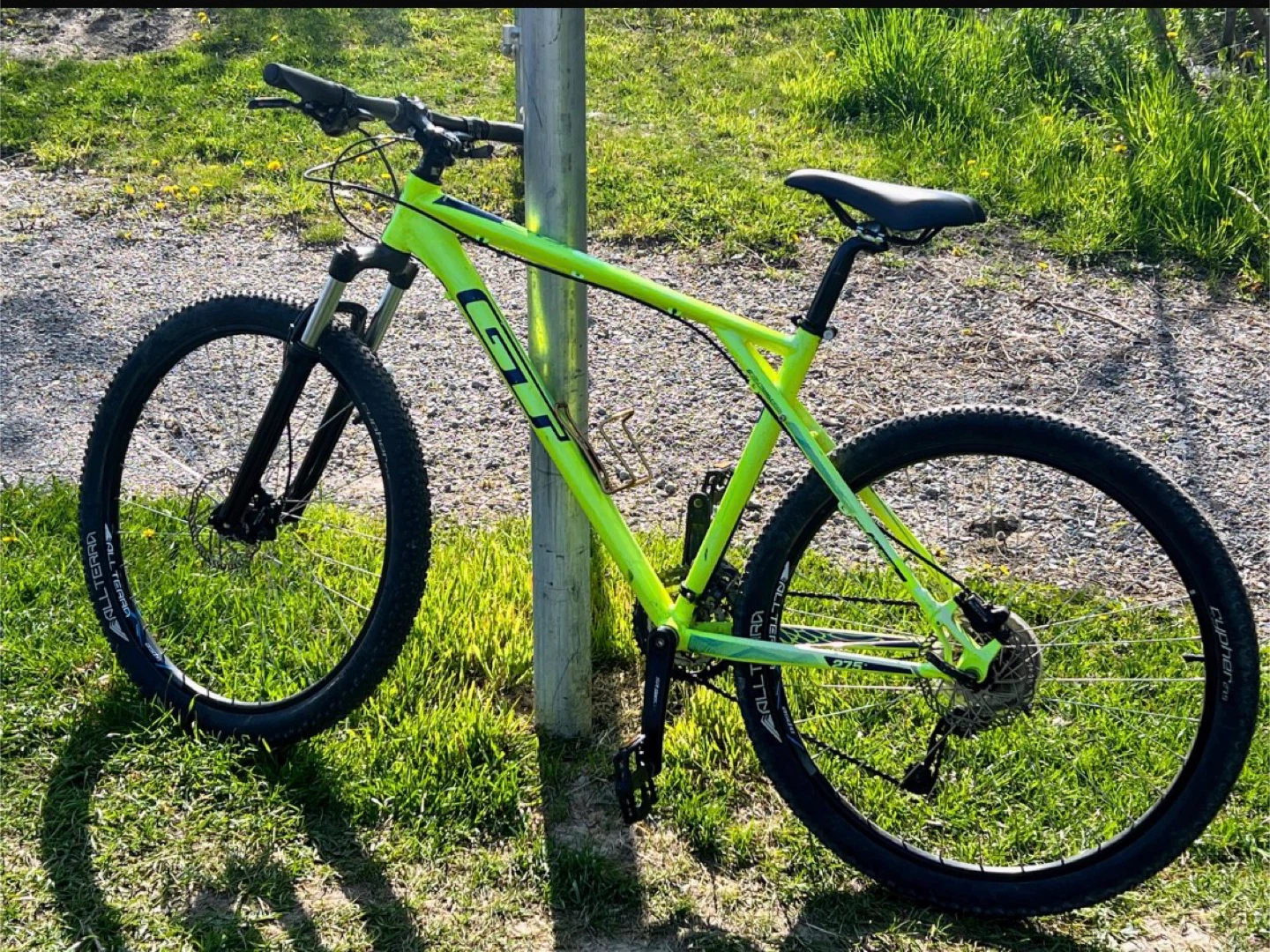 GT Avalanche 27.5”Mountain Bike $250 BO