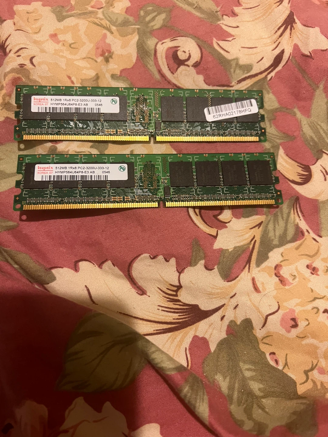 2x Hynix 512MB PC2-3200U-333-12 RAM Modules