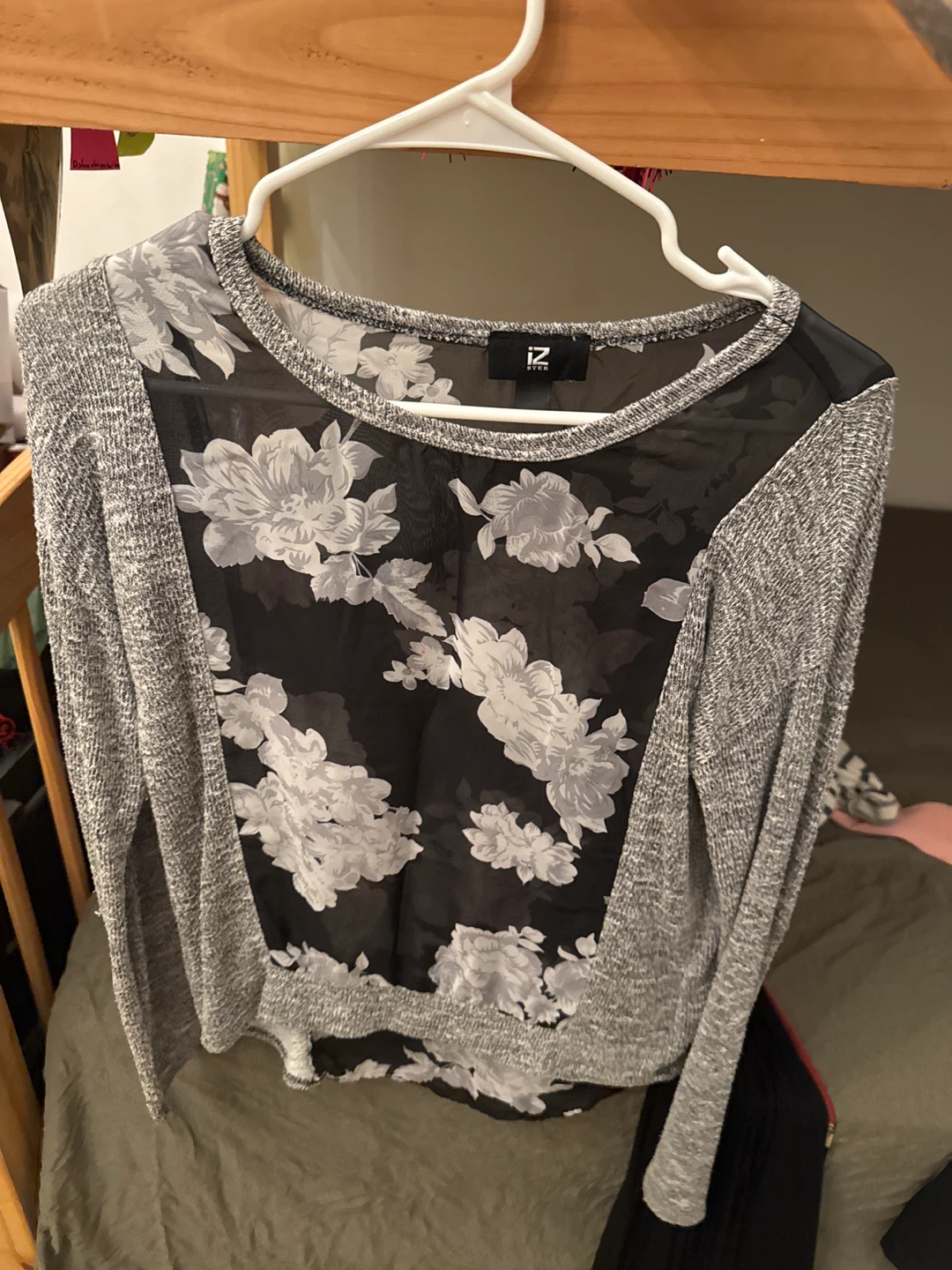 IZ by Izod Grey Floral Sheer Long Sleeve Top
