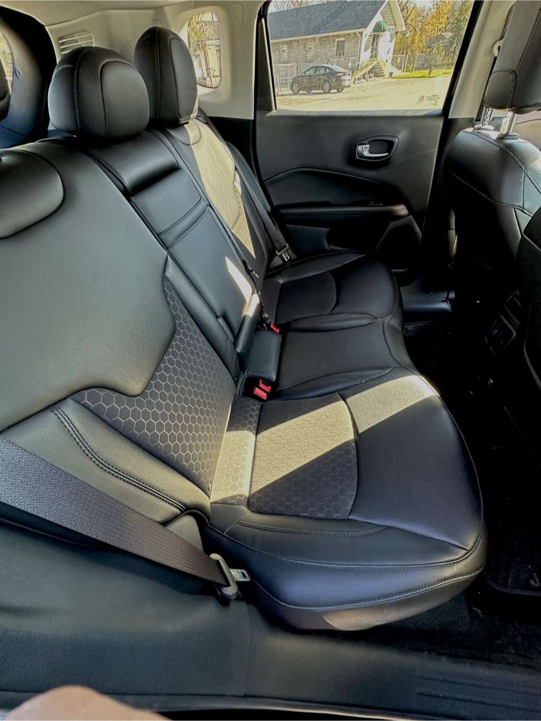 Jeep Compass Black SUV - photo 2