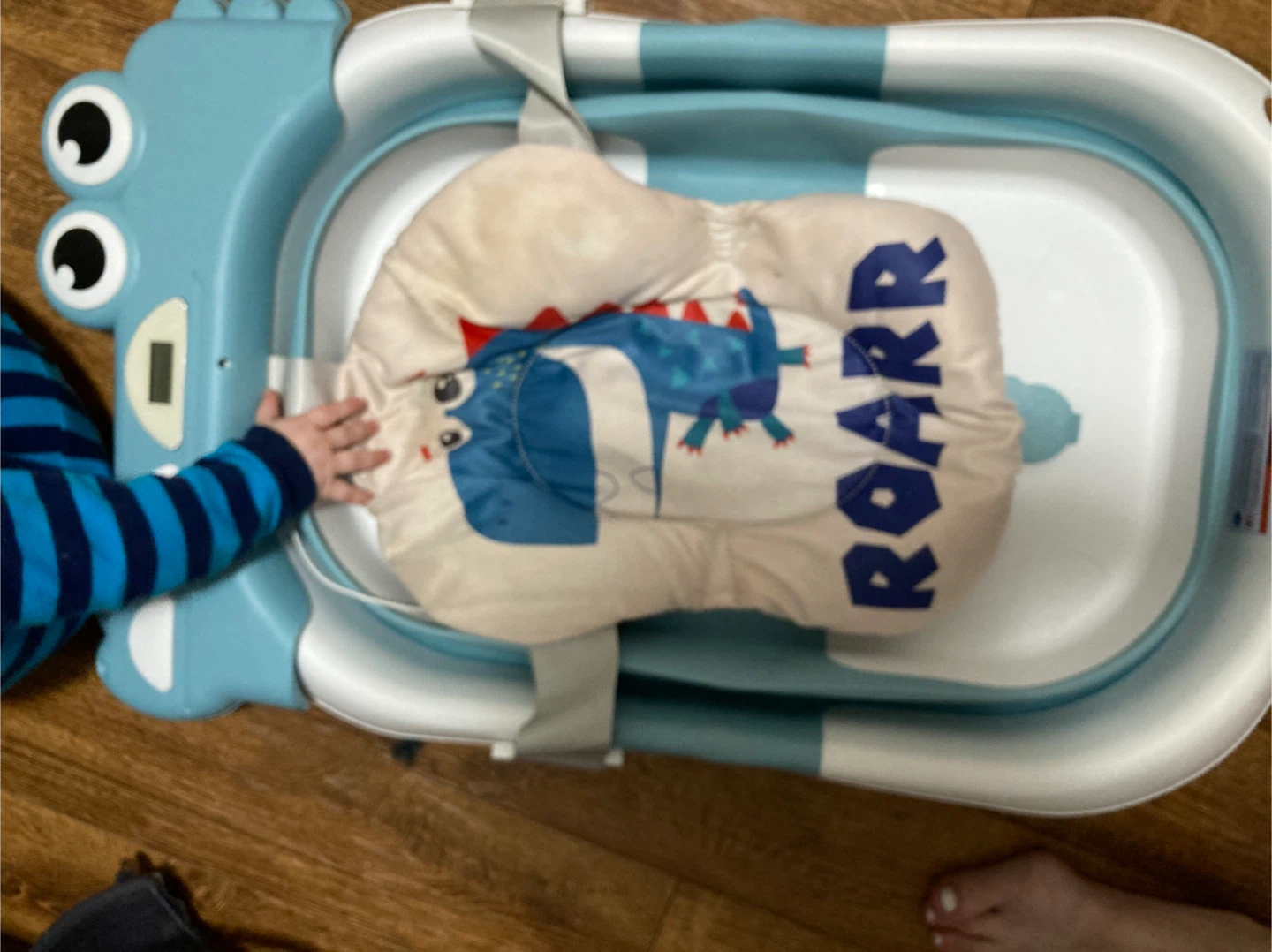 Blue Collapsible Baby Bathtub with Digital Thermometer