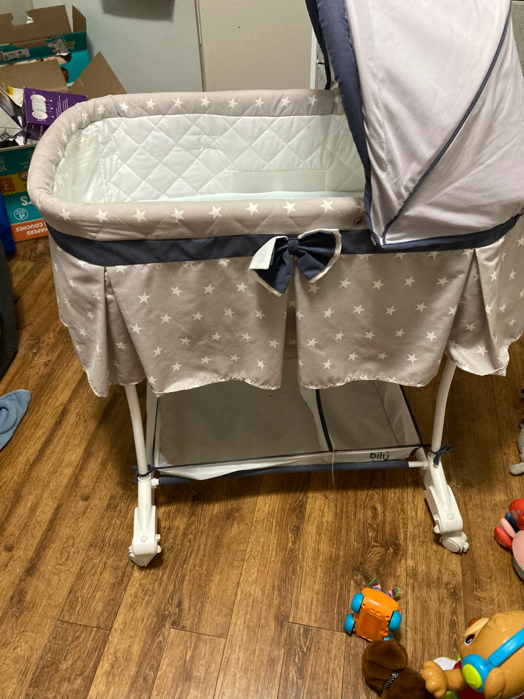 Baby Bassinet with Canopy - photo 2