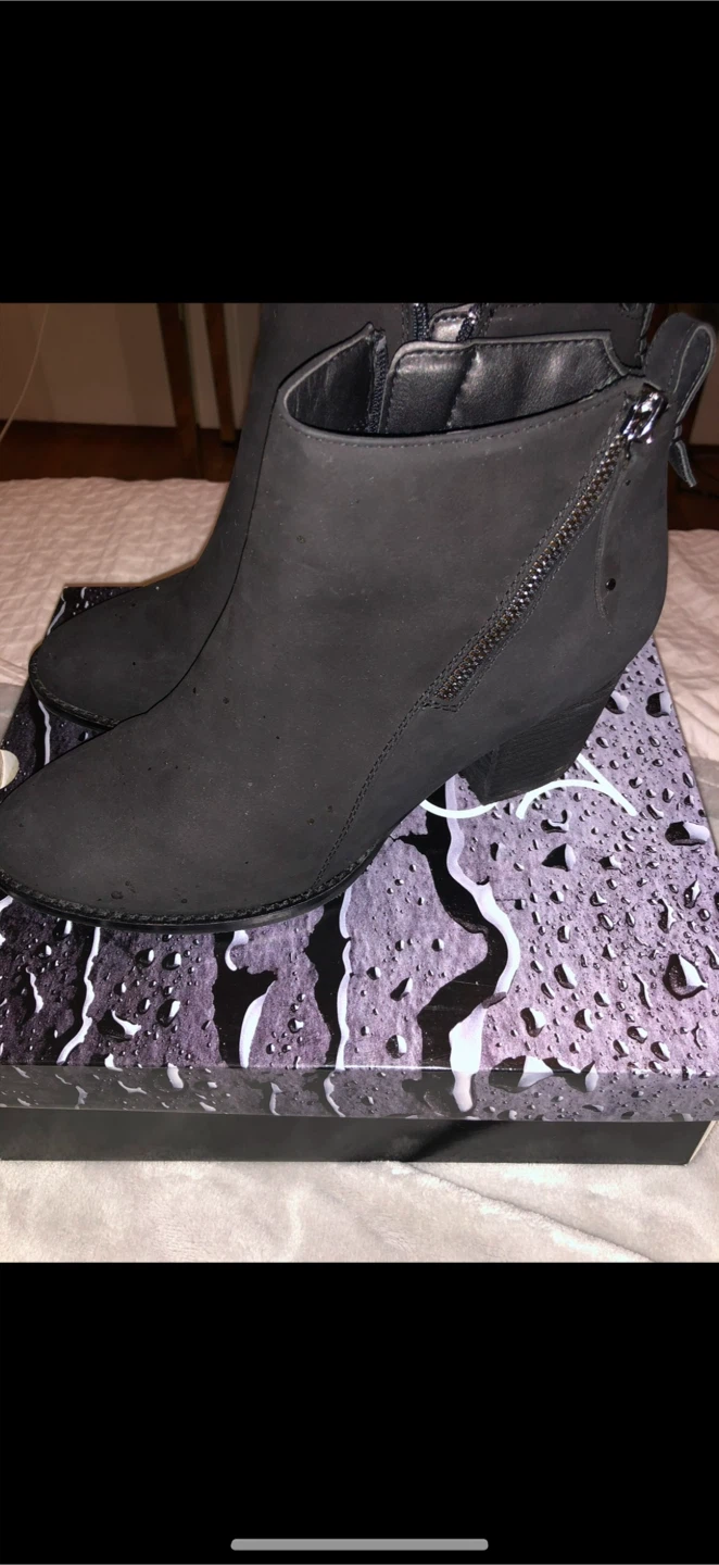 Artica Women's NIDIAA Ankle Boots - Black, Size 9
