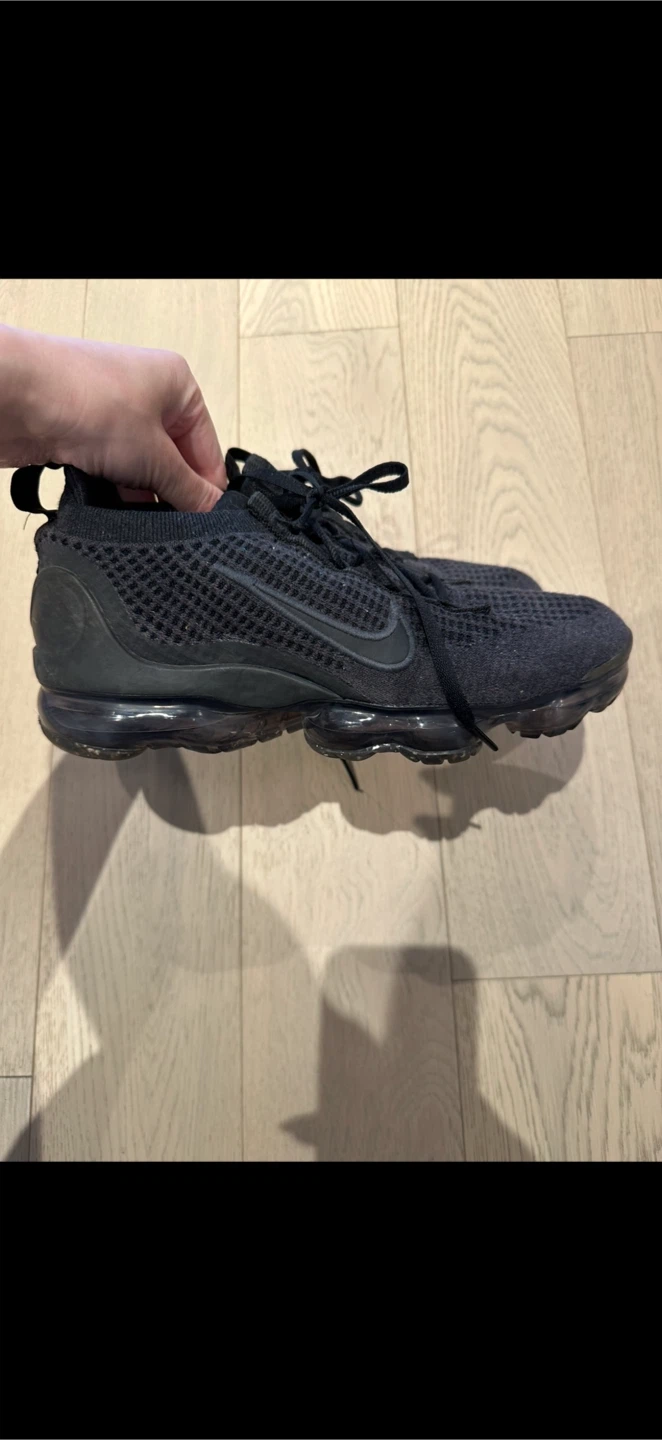 Nike Air Vapormax 2021 Flyknit Sneakers