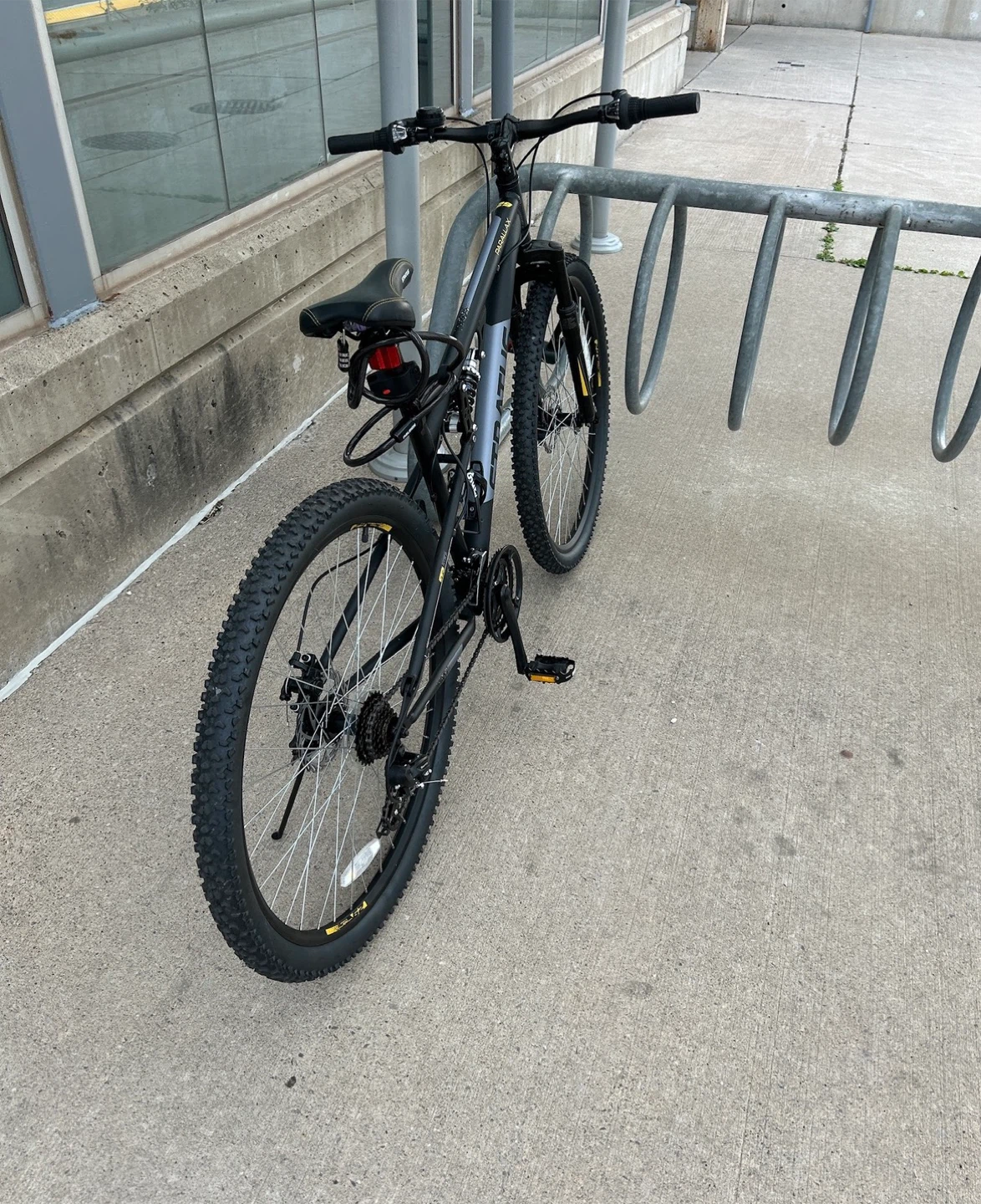Two Bikes comes with helmet, lights and heavy locks - photo 2