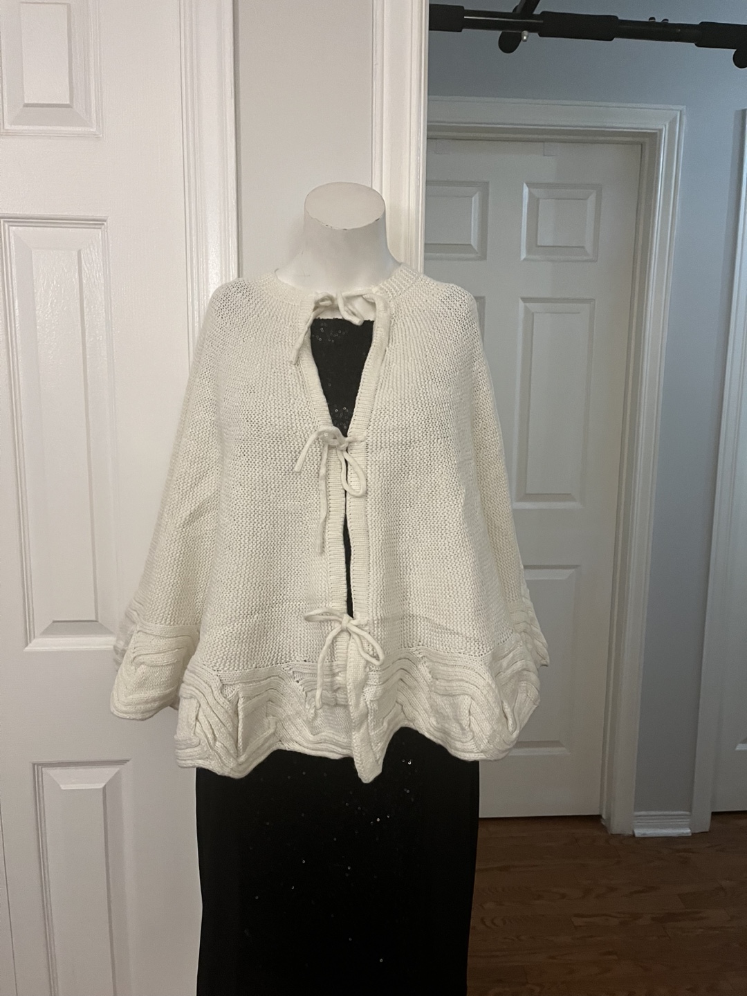 White Knit Poncho Cape with Tie Closures - photo 4