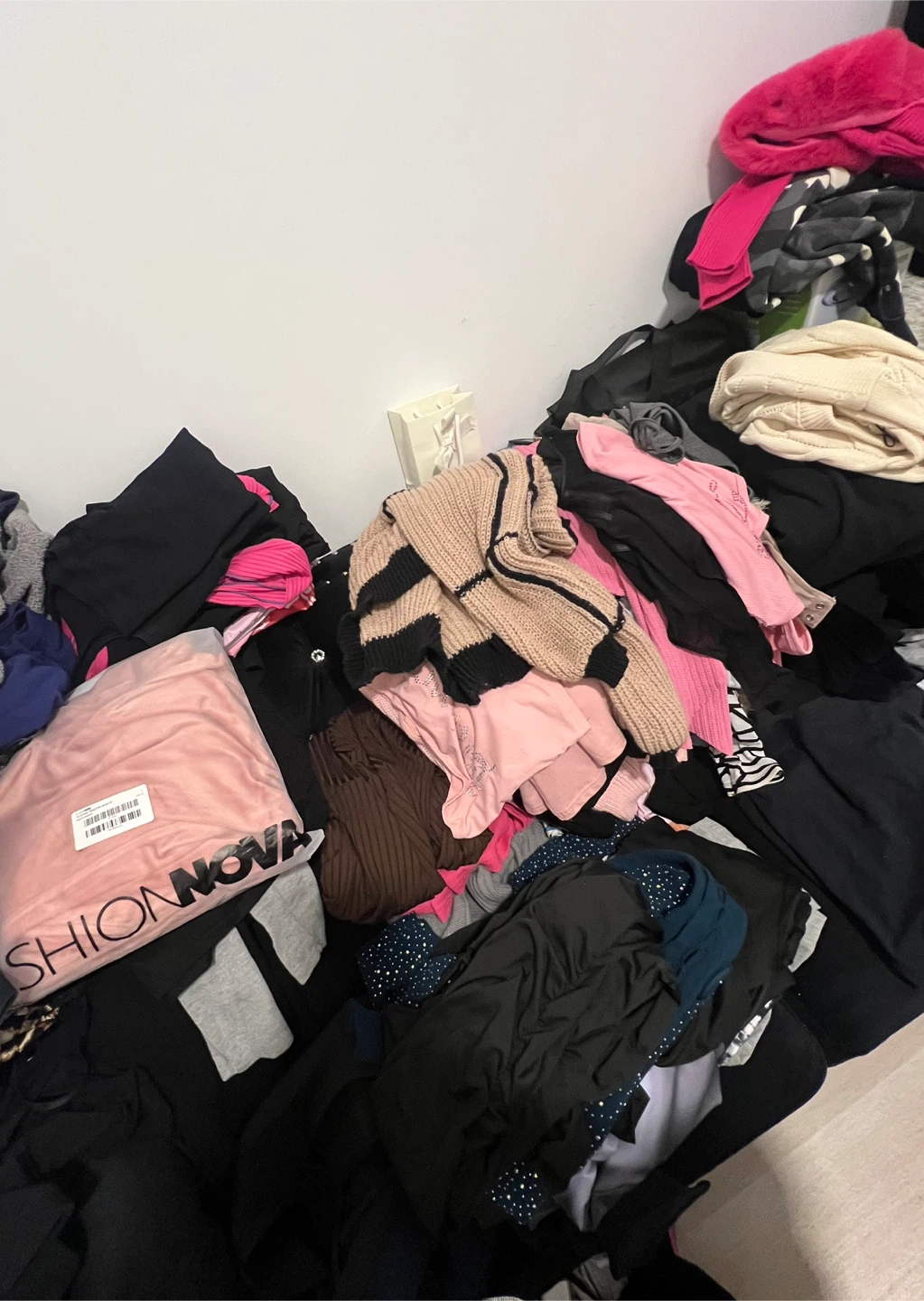 Women's Clothing, Shoes & Jewelry, More, Bundle Lot - photo 2