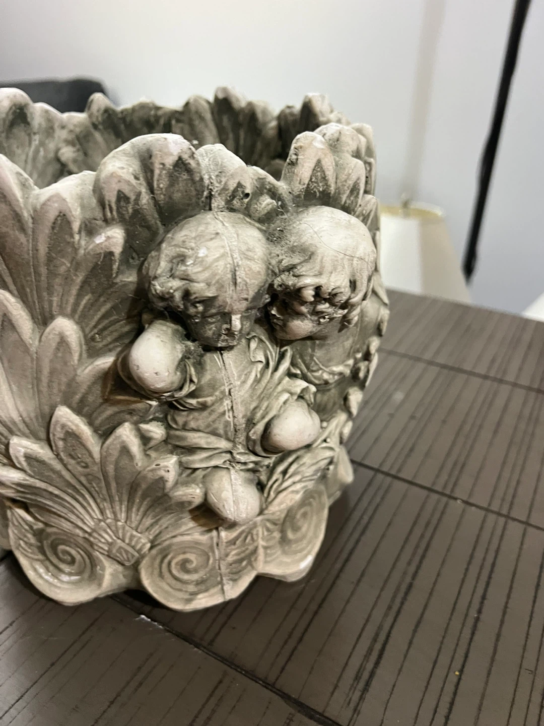 Free delivery used Cherub Statue Planter Pot - photo 3